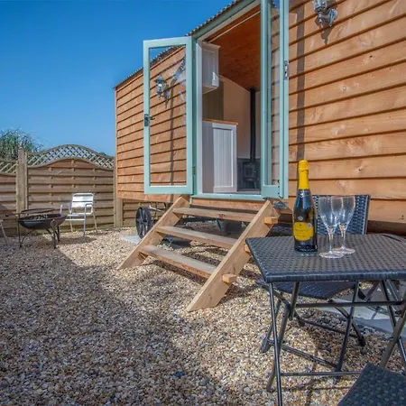 Willow - 1 Bedroom Shepherds Hut - Amroth Exterior foto
