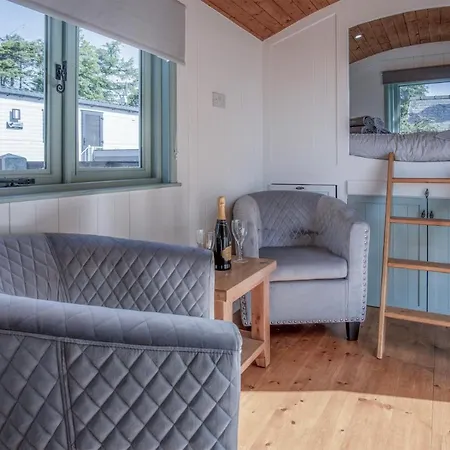 Willow - 1 Bedroom Shepherds Hut - Amroth Exterior foto