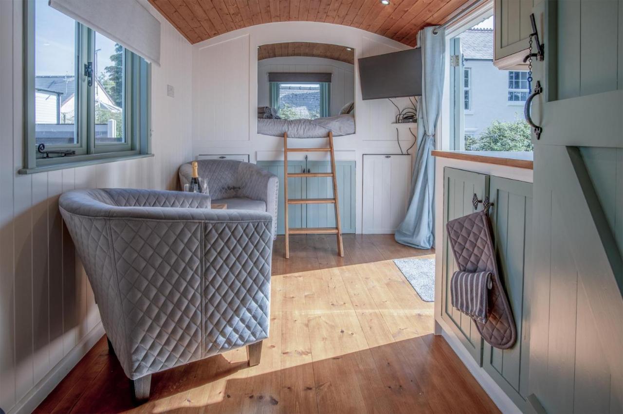 Willow - 1 Bedroom Shepherds Hut - * Amroth