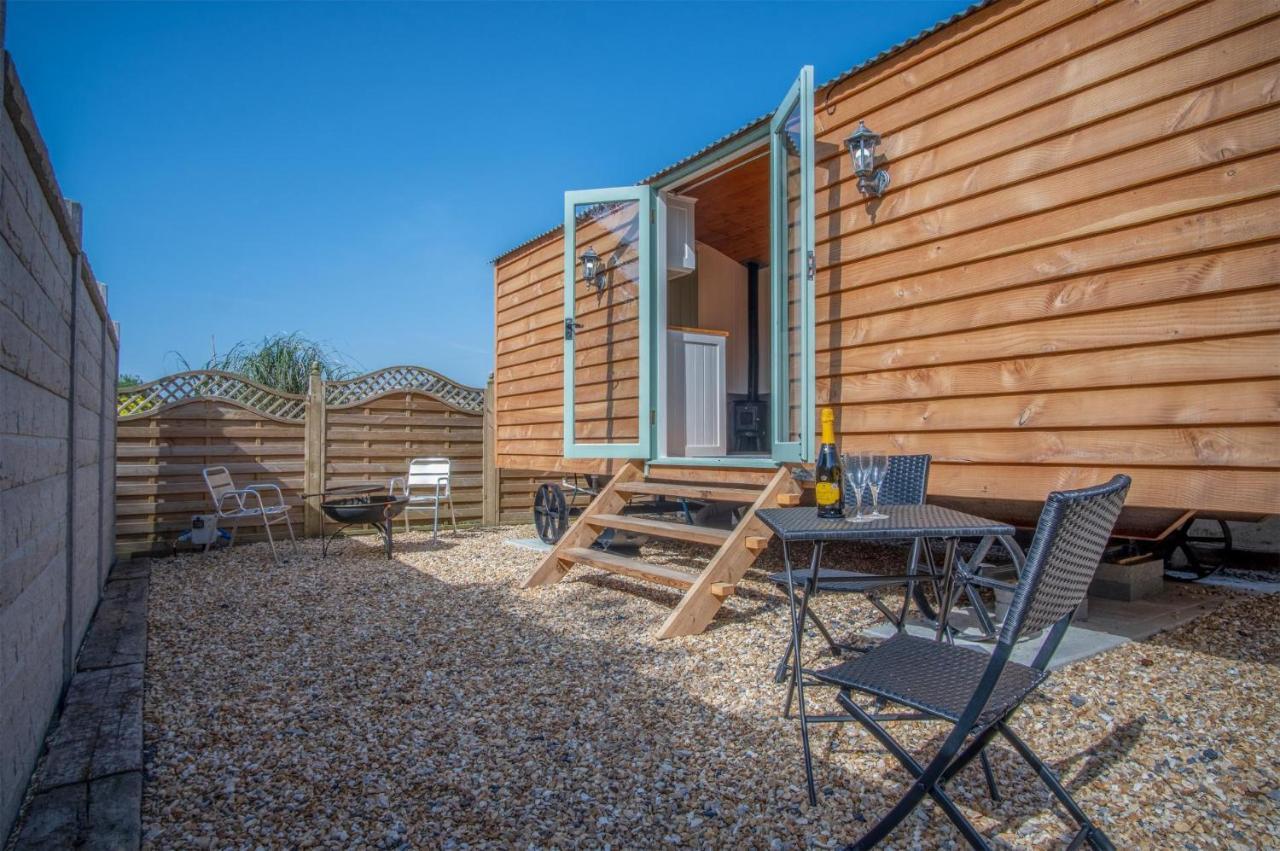 Willow - 1 Bedroom Shepherds Hut -
