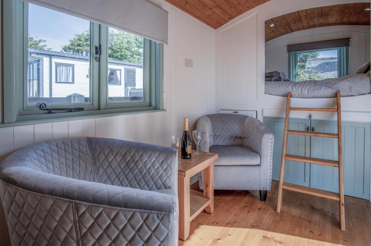 Willow - 1 Bedroom Shepherds Hut -